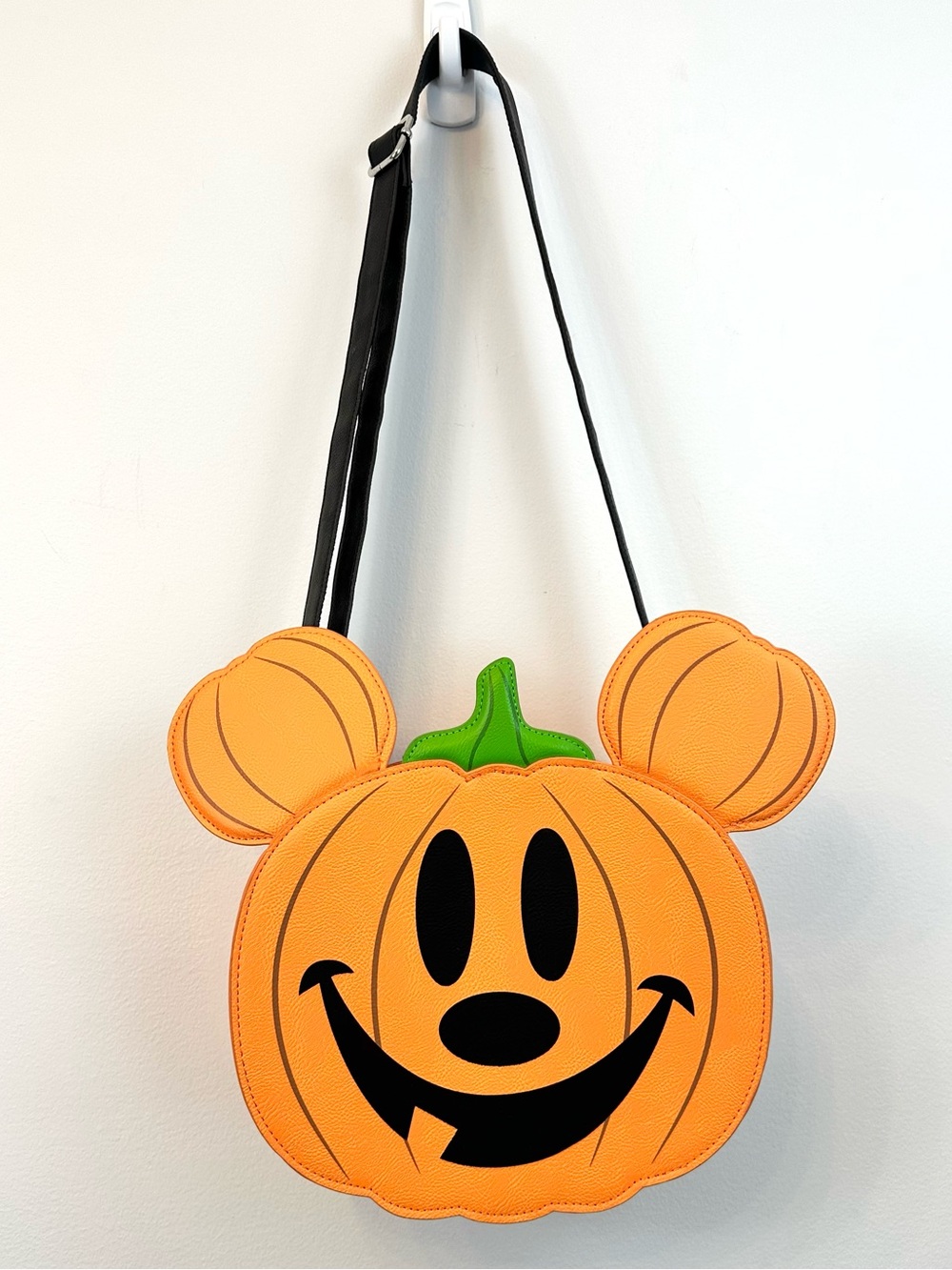 Disney Loungefly Mickey Jack o Lantern Crossbody Bag EUC Halloween